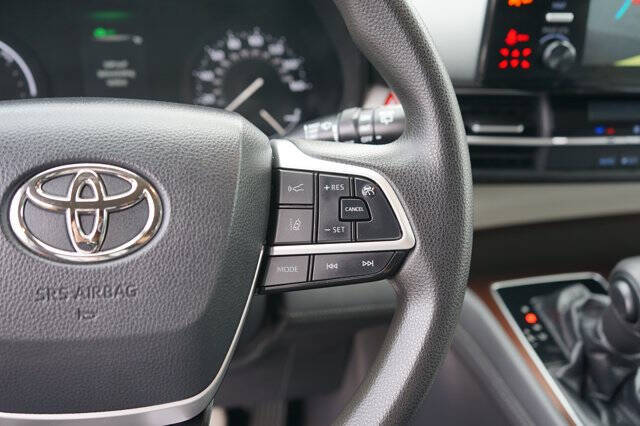 2021 Toyota Sienna LE 8-Passenger