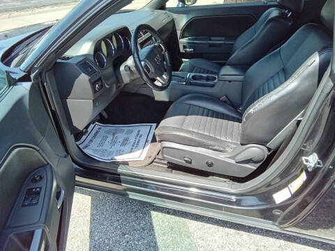 2011 Dodge Challenger SE