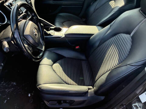 2020 Toyota Camry SE