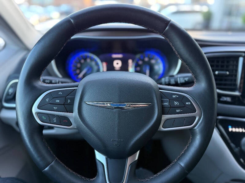 2017 Chrysler Pacifica Touring-L Plus