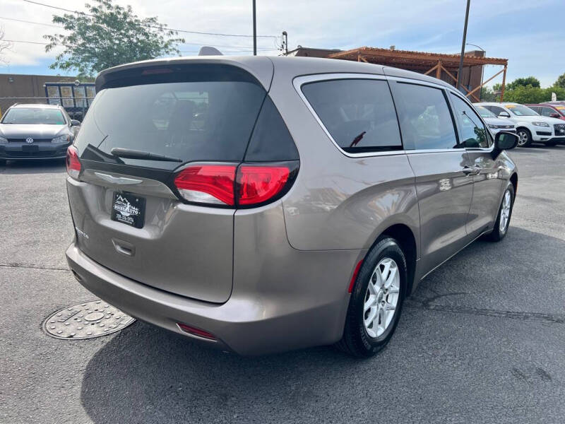 2017 Chrysler Pacifica Touring