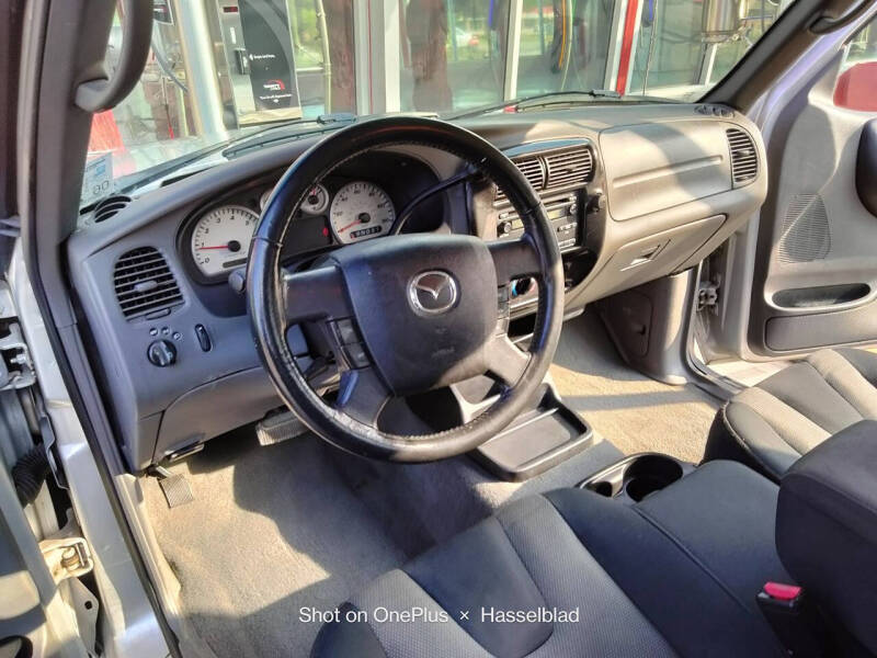2004 Mazda B-Series B3000 SE