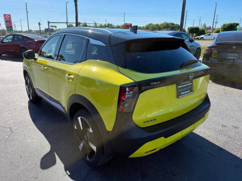 2025 Nissan Kicks SR