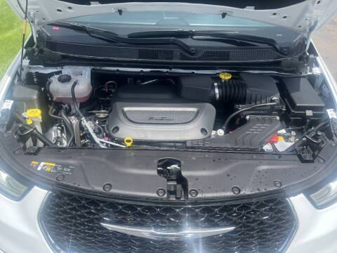 2025 Chrysler Pacifica Select