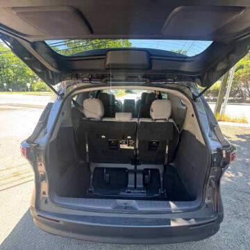 2024 Toyota Sienna LE 8-Passenger