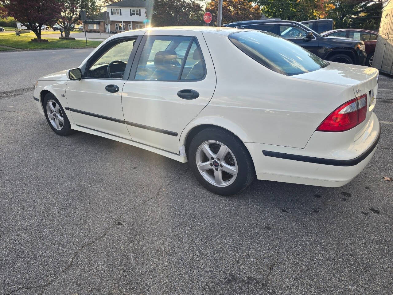 2004 Saab 9-5 for sale at QUEENSGATE AUTO SALES in York, PA