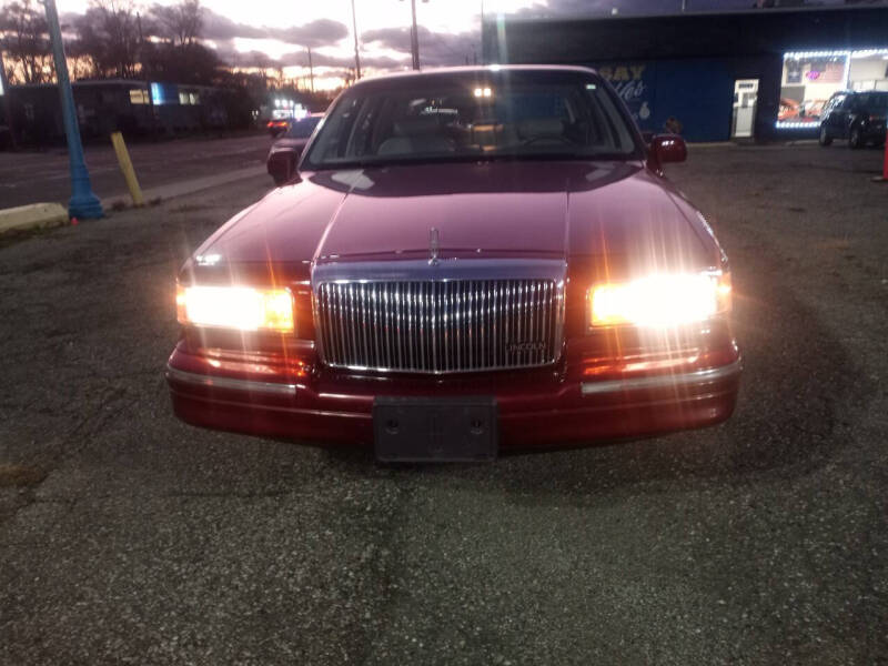 1997 Lincoln Town Car EXECUTIVE photo 2