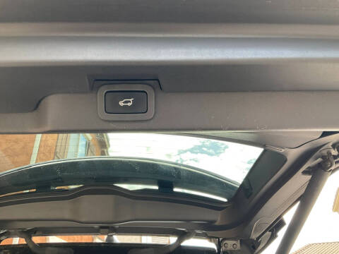 2020 Land Rover Discovery SE
