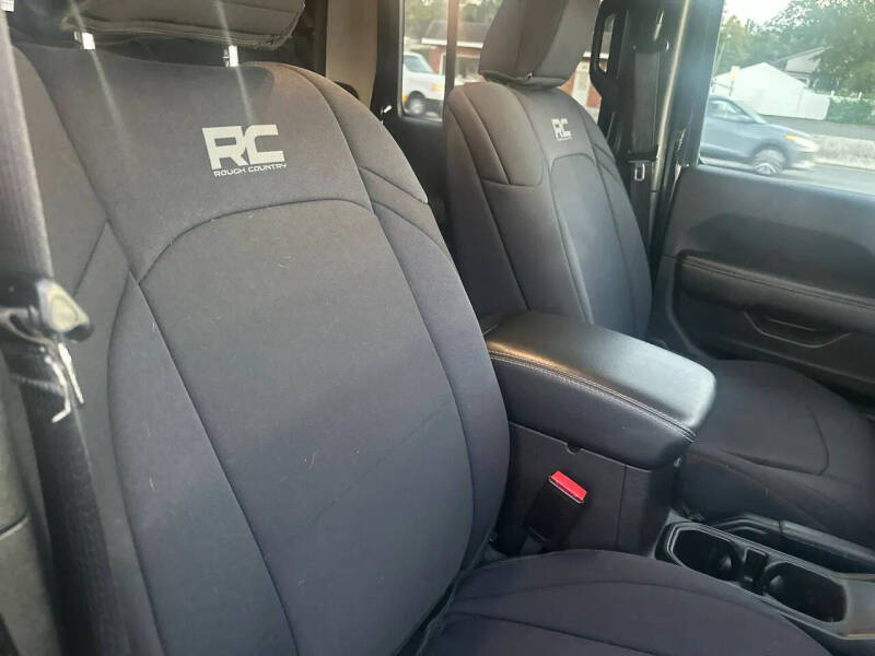 2023 Jeep Gladiator Overland