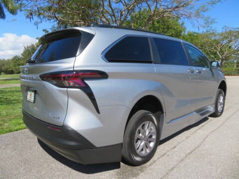 2025 Toyota Sienna XLE 8-Passenger