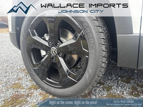 2026 Volkswagen Taos SE Black 4Motion