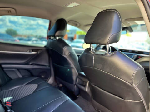 2020 Toyota Camry SE