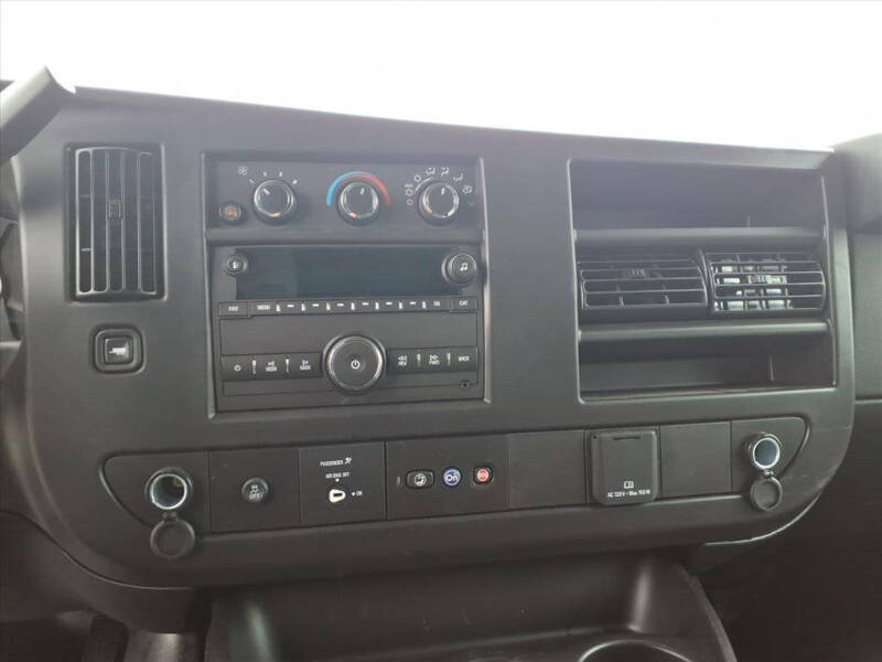 2025 Chevrolet Express 3500