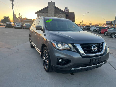 2017 Nissan Pathfinder for sale at A & B Auto Sales LLC in Lincoln NE