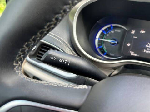 2024 Chrysler Pacifica Plug-In Hybrid Select