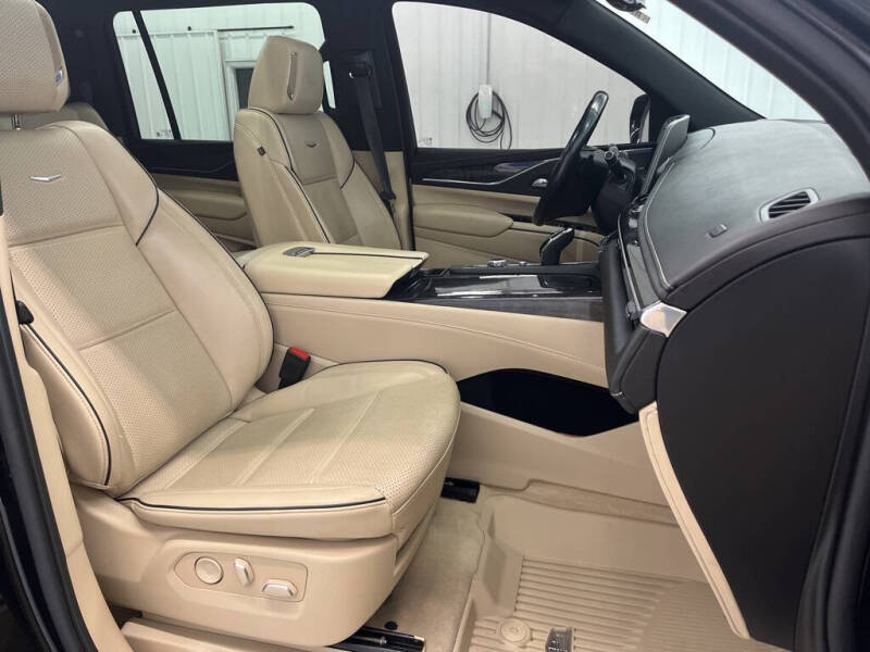 2022 Cadillac Escalade ESV Premium Luxury