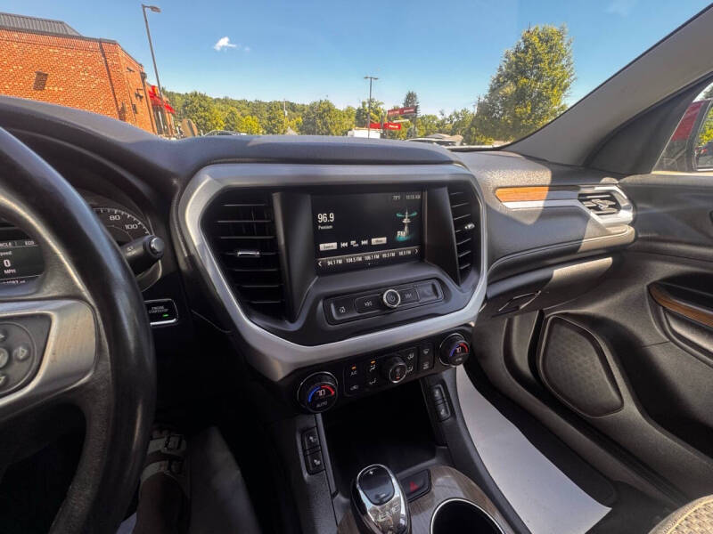 2017 GMC Acadia SLE-2