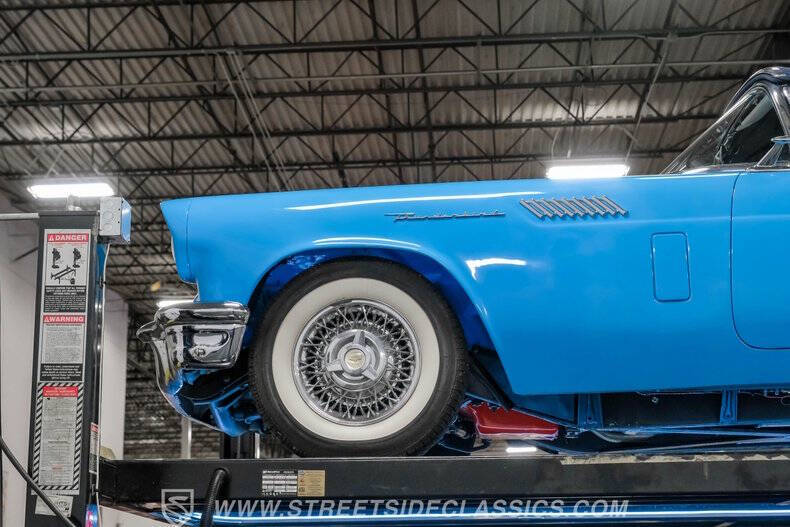 1957 Ford Thunderbird