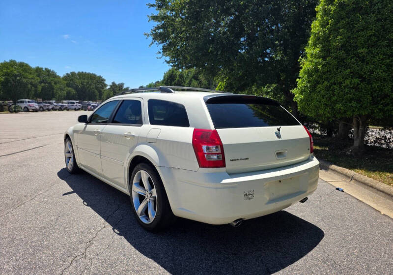2005 Dodge Magnum RT