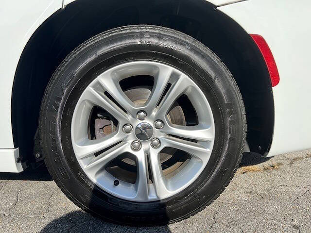 2017 Dodge Charger SE