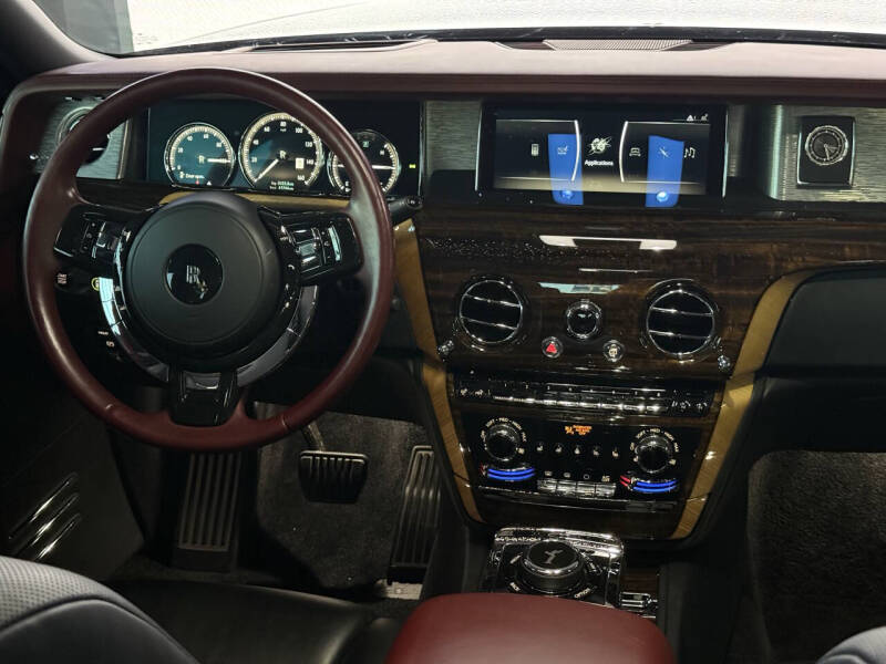 2019 Rolls-Royce Phantom