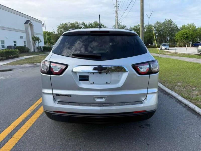 2017 Chevrolet Traverse LS