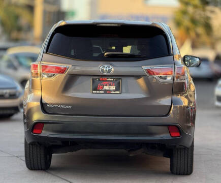 2016 Toyota Highlander LE