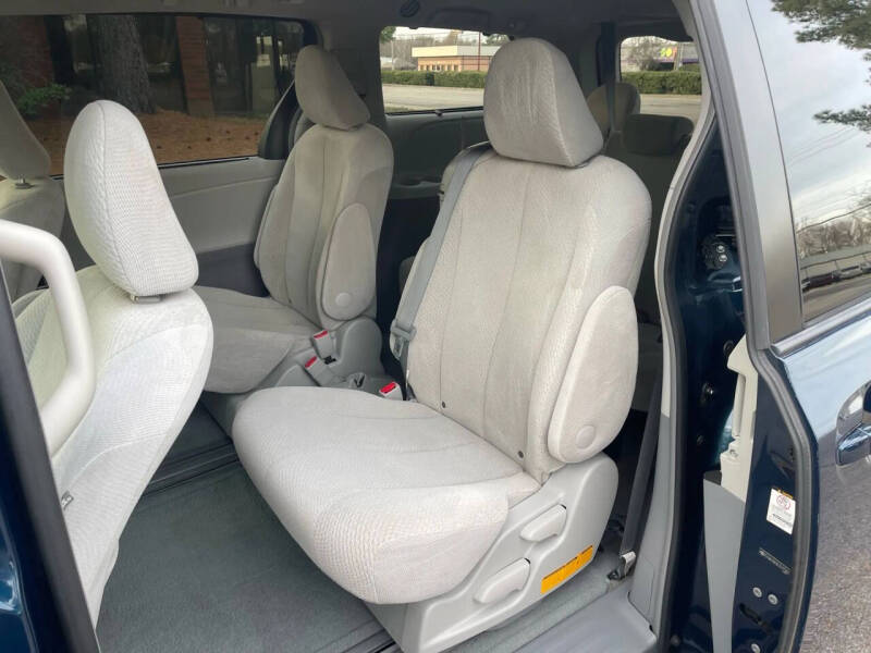 2012 Toyota Sienna