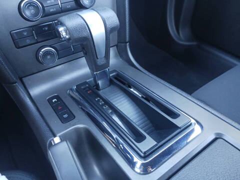 2010 Ford Mustang V6