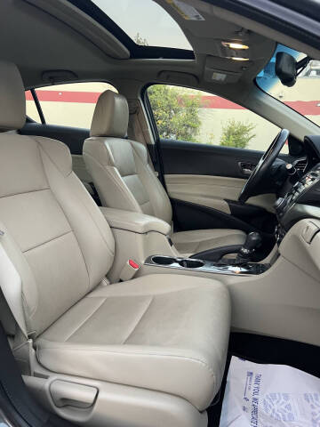 2013 Acura ILX 2.0L w/Tech