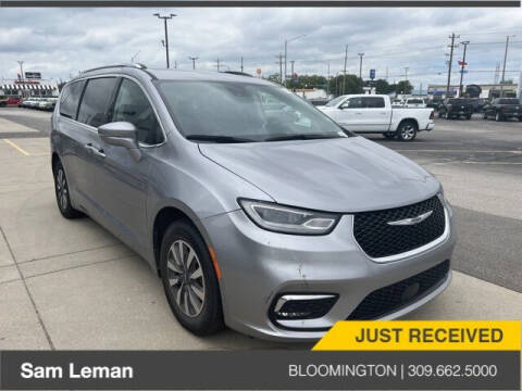 2021 Chrysler Pacifica for sale at Sam Leman Mazda in Bloomington IL