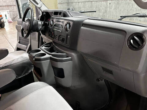 2009 Ford E-Series E-350 SD XLT