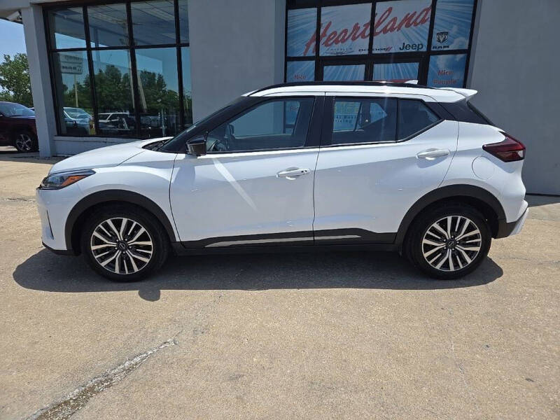 2024 Nissan Kicks SR