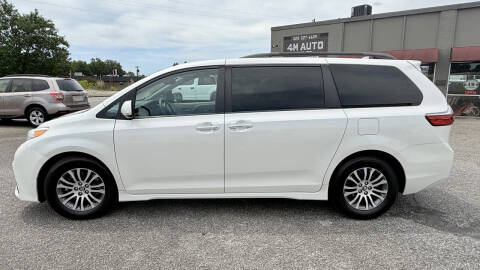 2020 Toyota Sienna XLE 8-Passenger