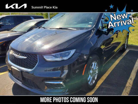 2023 Chrysler Pacifica Touring L