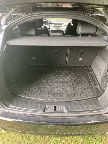 2019 Jaguar E-PACE P300 R-Dynamic SE