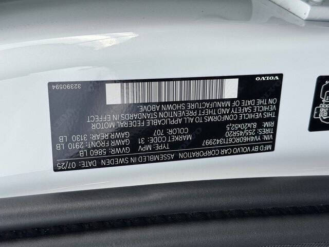 2026 Volvo XC60 T8 Plus