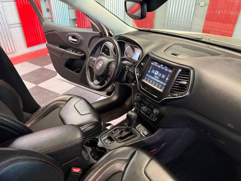 2019 Jeep Cherokee Trailhawk