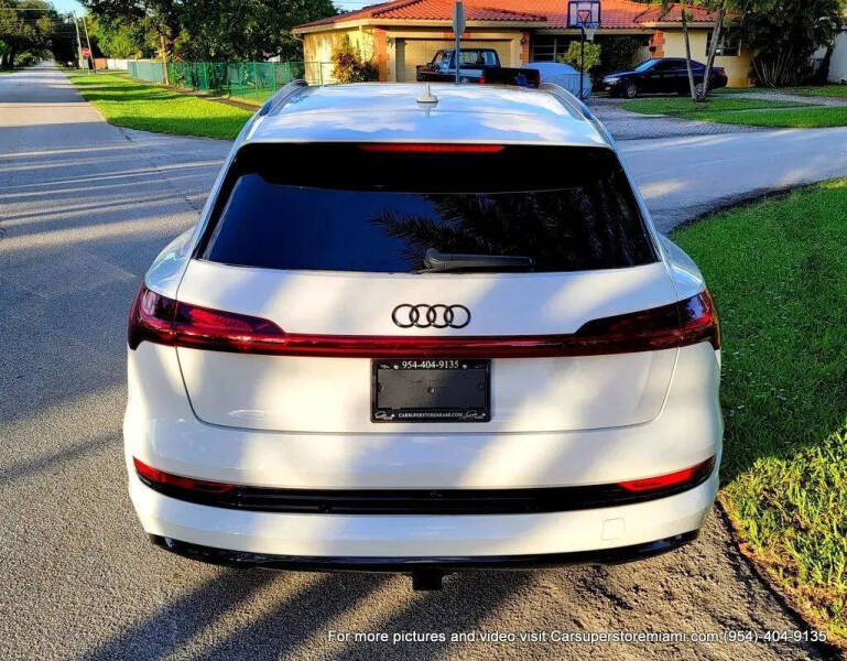 2021 Audi e-tron quattro Premium Plus