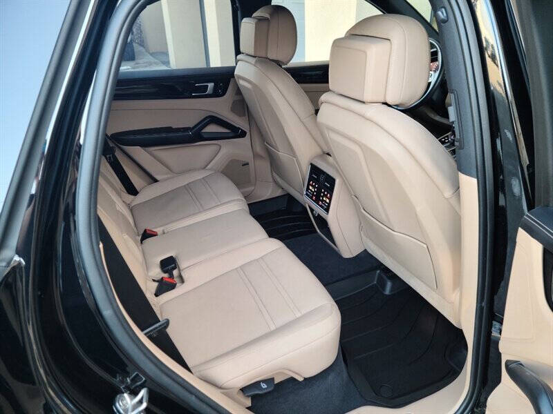 2023 Porsche Cayenne S