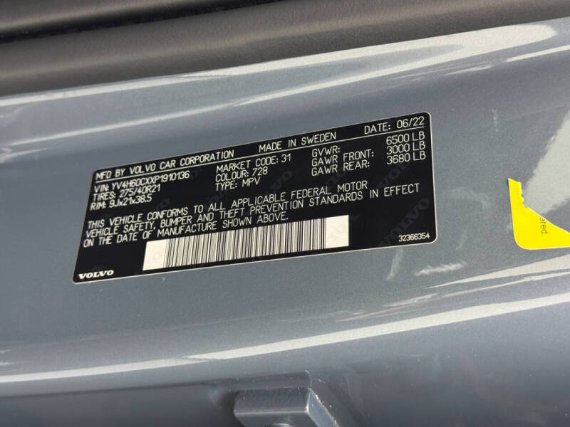 2023 Volvo XC90 Recharge T8 Ultimate Dark Theme