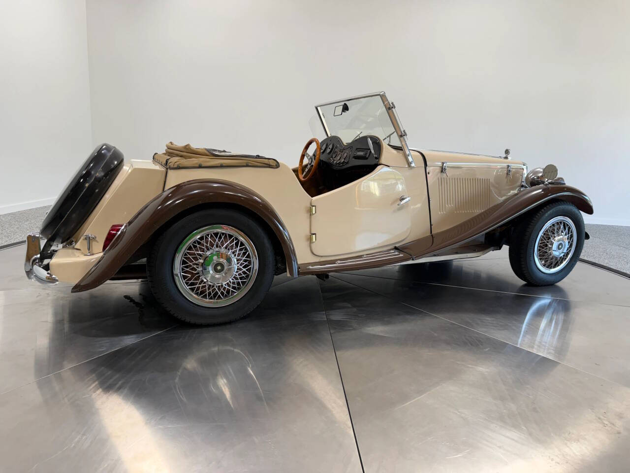 2011 Sp Constr MG Replica 19