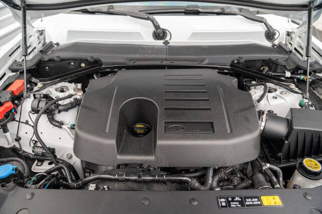 2022 Land Rover Defender 37