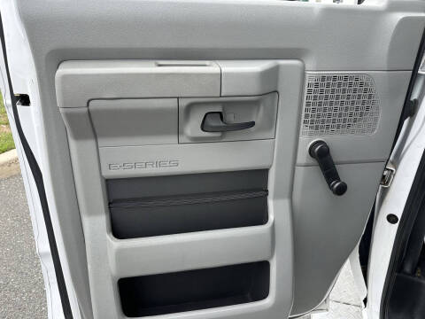 2013 Ford E-Series E-350 SD