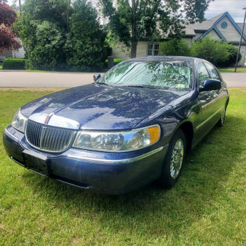 2002 Lincoln Town Car for sale at Stellar Motor Group in Hudson NH