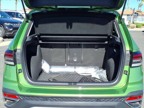 2025 Volkswagen Taos SE