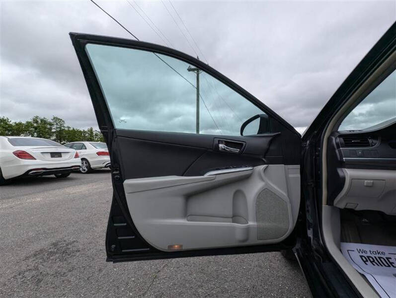 2014 Toyota Camry Hybrid LE