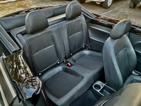 2013 Volkswagen Beetle Convertible 2.5L 50s Edition