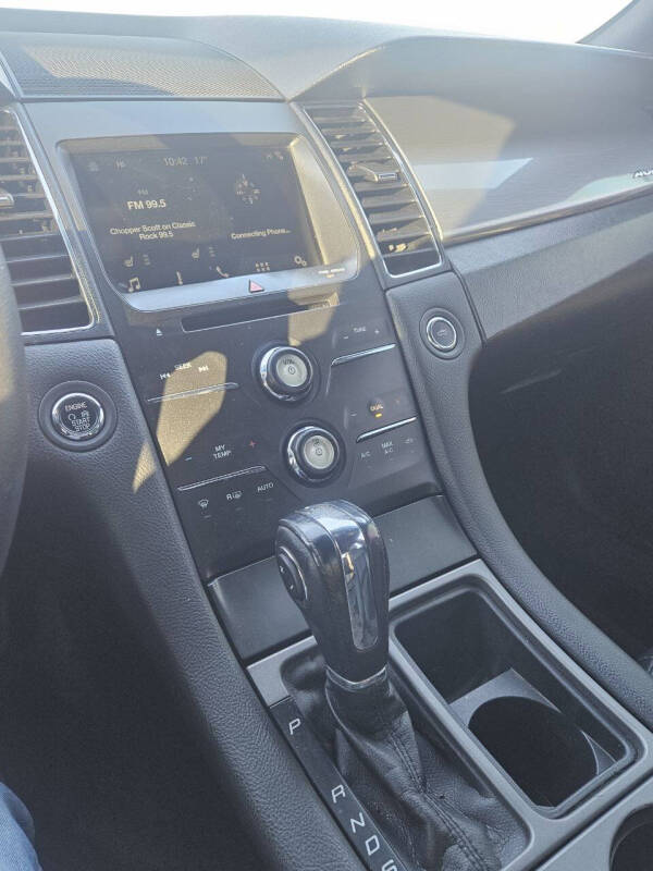 2018 Ford Taurus SEL