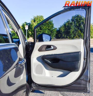 2017 Chrysler Pacifica Touring-L